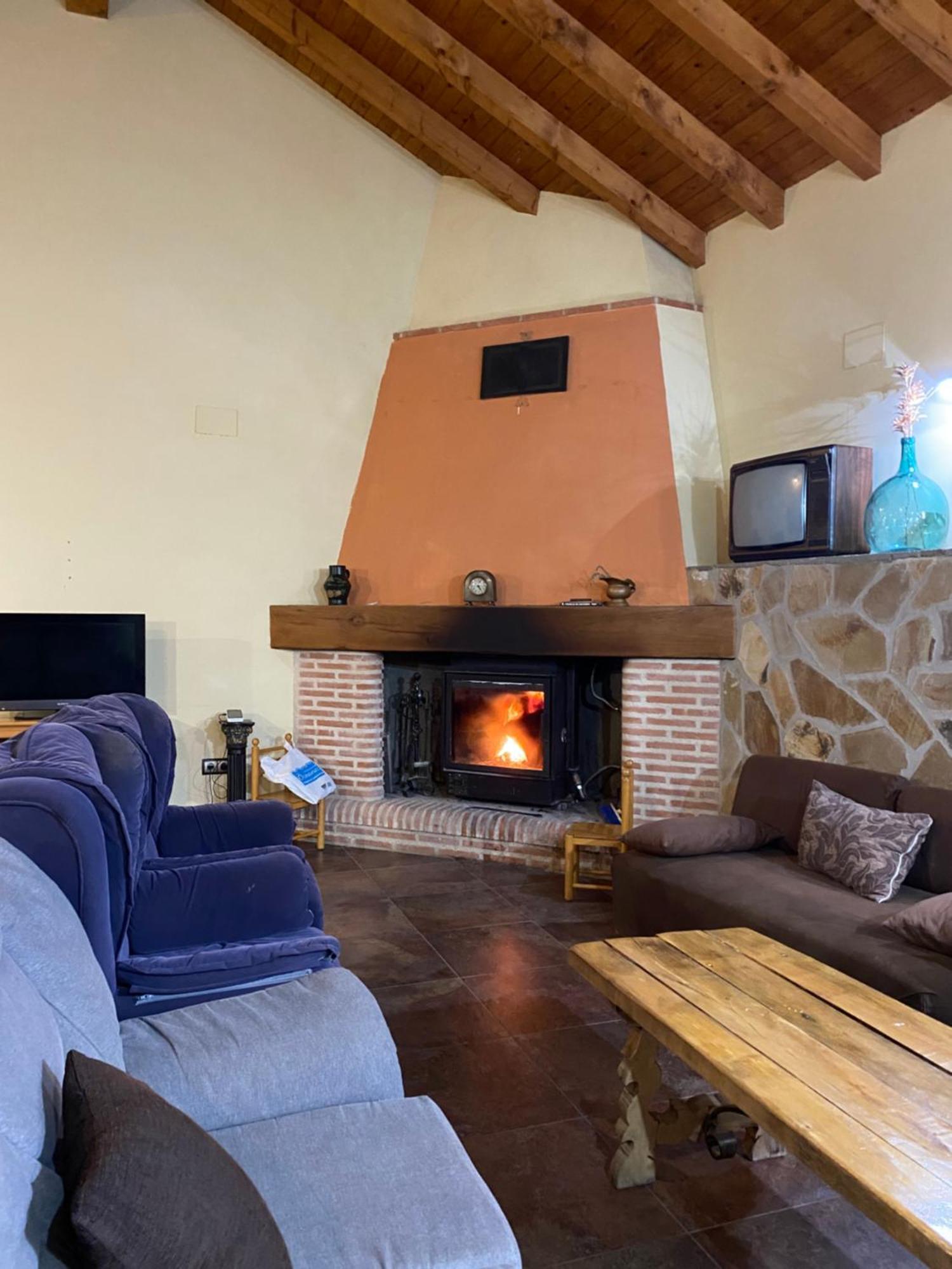 Higueras Y Olivos Villa Candeleda Eksteriør billede